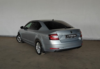 Подержанный автомобиль Skoda Octavia Liftback 2017 года (4 фото)