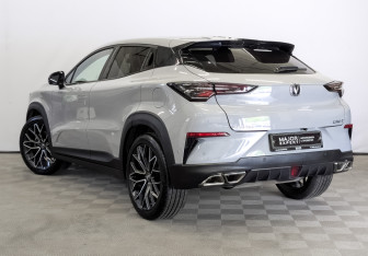 Подержанный автомобиль Changan UNI-T 2023 года (7 фото)