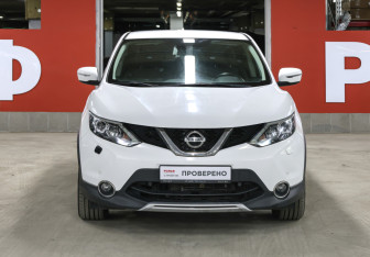 Подержанный автомобиль Nissan Qashqai 2016 года (2 фото)