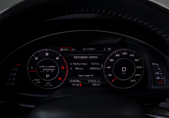 Подержанный автомобиль Audi Q7 2018 года (17 фото)