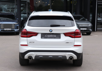 Подержанный автомобиль BMW X3 2020 года (6 фото)
