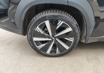 Подержанный автомобиль Geely Atlas 2024 года (12 фото)