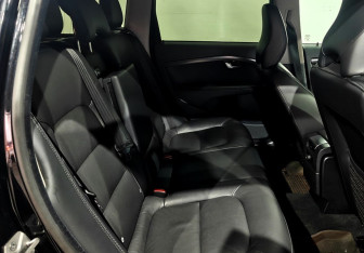 Подержанный автомобиль Volvo XC70 2014 года (10 фото)