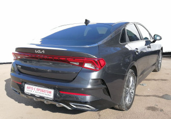 Подержанный автомобиль Kia K5 2021 года (5 фото)