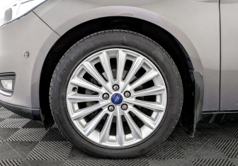 Подержанный автомобиль Ford Focus Hatchback 2018 года (8 фото)