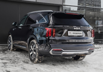 Подержанный автомобиль Kia Sorento 2022 года (6 фото)