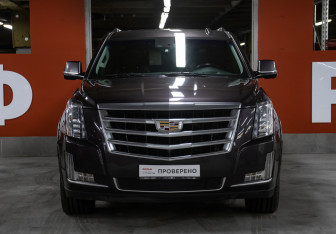 Подержанный автомобиль Cadillac Escalade Suv 2016 года (2 фото)