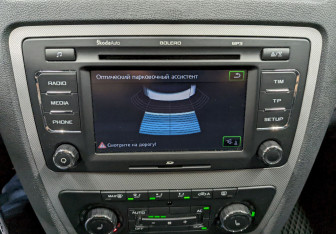 Подержанный автомобиль Skoda Octavia Liftback 2013 года (27 фото)