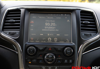 Подержанный автомобиль Jeep Grand Cherokee 2014 года (13 фото)