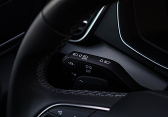 Подержанный автомобиль Audi Q5 2023 года (29 фото)