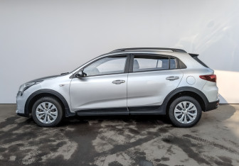 Подержанный автомобиль Kia Rio Hatchback 2021 года (8 фото)