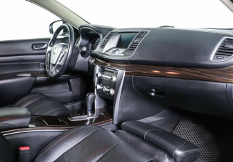 Подержанный автомобиль Nissan Teana 2013 года (10 фото)