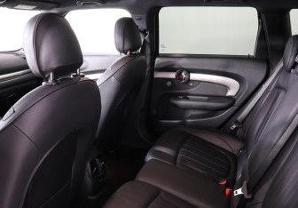 Подержанный автомобиль MINI Clubman Wagon 2022 года (12 фото)