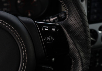 Подержанный автомобиль Toyota FJ Cruiser 2007 года (16 фото)