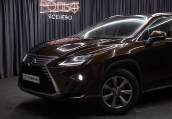 Подержанный автомобиль Lexus RX 2018 года (22 фото)
