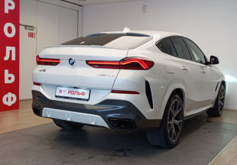 Подержанный автомобиль BMW X6 2020 года (4 фото)