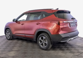 Подержанный автомобиль Kia Seltos 2021 года (7 фото)