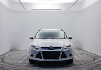 Подержанный автомобиль Ford Focus Sedan 2011 года (2 фото)