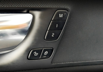 Подержанный автомобиль Volvo XC60 2020 года (22 фото)