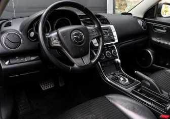 Подержанный автомобиль Mazda 6 Liftback 2008 года (14 фото)