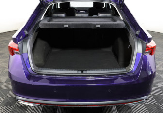 Подержанный автомобиль Skoda Octavia Liftback 2021 года (10 фото)