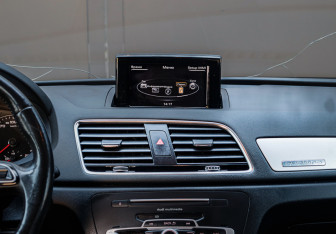 Подержанный автомобиль Audi Q3 2016 года (21 фото)