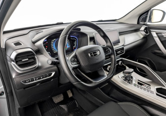 Подержанный автомобиль Geely Coolray 2023 года (16 фото)