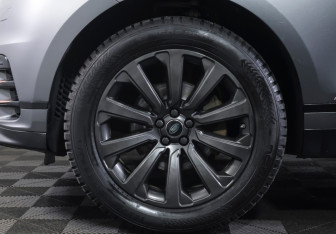 Подержанный автомобиль Land Rover Range Rover Velar 2019 года (24 фото)