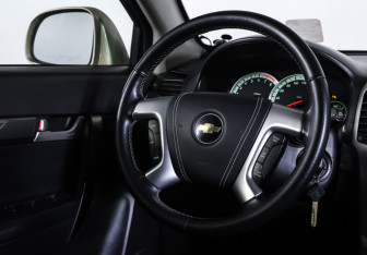 Подержанный автомобиль Chevrolet Captiva 2007 года (12 фото)