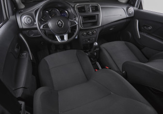 Подержанный автомобиль Renault Logan Sedan 2018 года (8 фото)