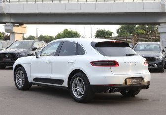 Подержанный автомобиль Porsche Macan 2014 года (7 фото)
