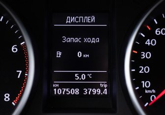 Подержанный автомобиль Volkswagen Golf Hatchback 2012 года (12 фото)