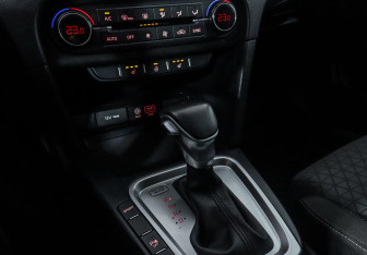 Подержанный автомобиль Kia Ceed Hatchback 2019 года (10 фото)