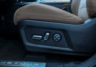 Подержанный автомобиль Jetour T2 2024 года (22 фото)