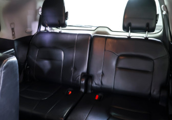 Подержанный автомобиль Toyota Land Cruiser Suv 2012 года (12 фото)