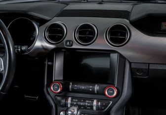 Подержанный автомобиль Ford Mustang Convertible 2021 года (13 фото)