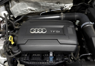 Подержанный автомобиль Audi Q3 2015 года (9 фото)