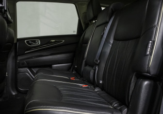 Подержанный автомобиль Infiniti QX60 2019 года (14 фото)