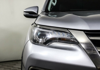 Подержанный автомобиль Toyota Fortuner 2018 года (7 фото)
