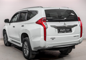 Подержанный автомобиль Mitsubishi Pajero Sport 2018 года (7 фото)
