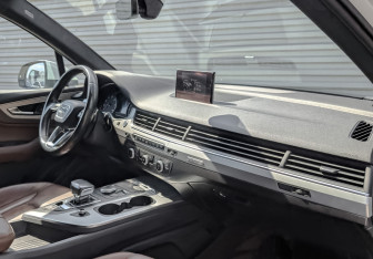 Подержанный автомобиль Audi Q7 2017 года (11 фото)