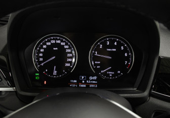 Подержанный автомобиль BMW X1 2018 года (13 фото)