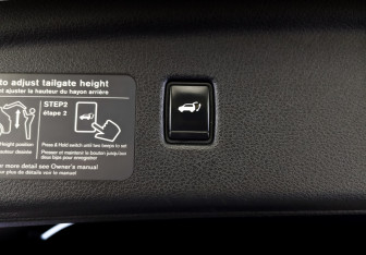 Подержанный автомобиль Infiniti QX50 2018 года (27 фото)