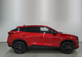 Подержанный автомобиль Omoda C5 2023 года (4 фото)