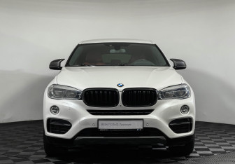 Подержанный автомобиль BMW X6 2018 года (3 фото)