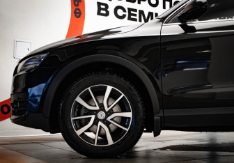 Подержанный автомобиль Audi Q3 2012 года (31 фото)