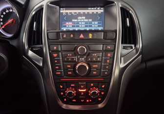 Подержанный автомобиль Opel Astra Hatchback 2011 года (14 фото)