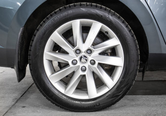 Подержанный автомобиль Skoda Superb Liftback 2018 года (21 фото)