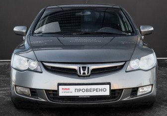 Подержанный автомобиль Honda Civic Sedan 2008 года (2 фото)
