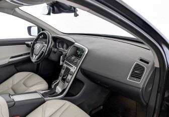Подержанный автомобиль Volvo XC60 2016 года (11 фото)